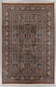 MATTA, troligen Pakistan. 1900-talets senare del, 280 x 186 cm.