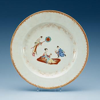 1583. A famille rose dish, Qing dynasty, Qianlong (1736-95).