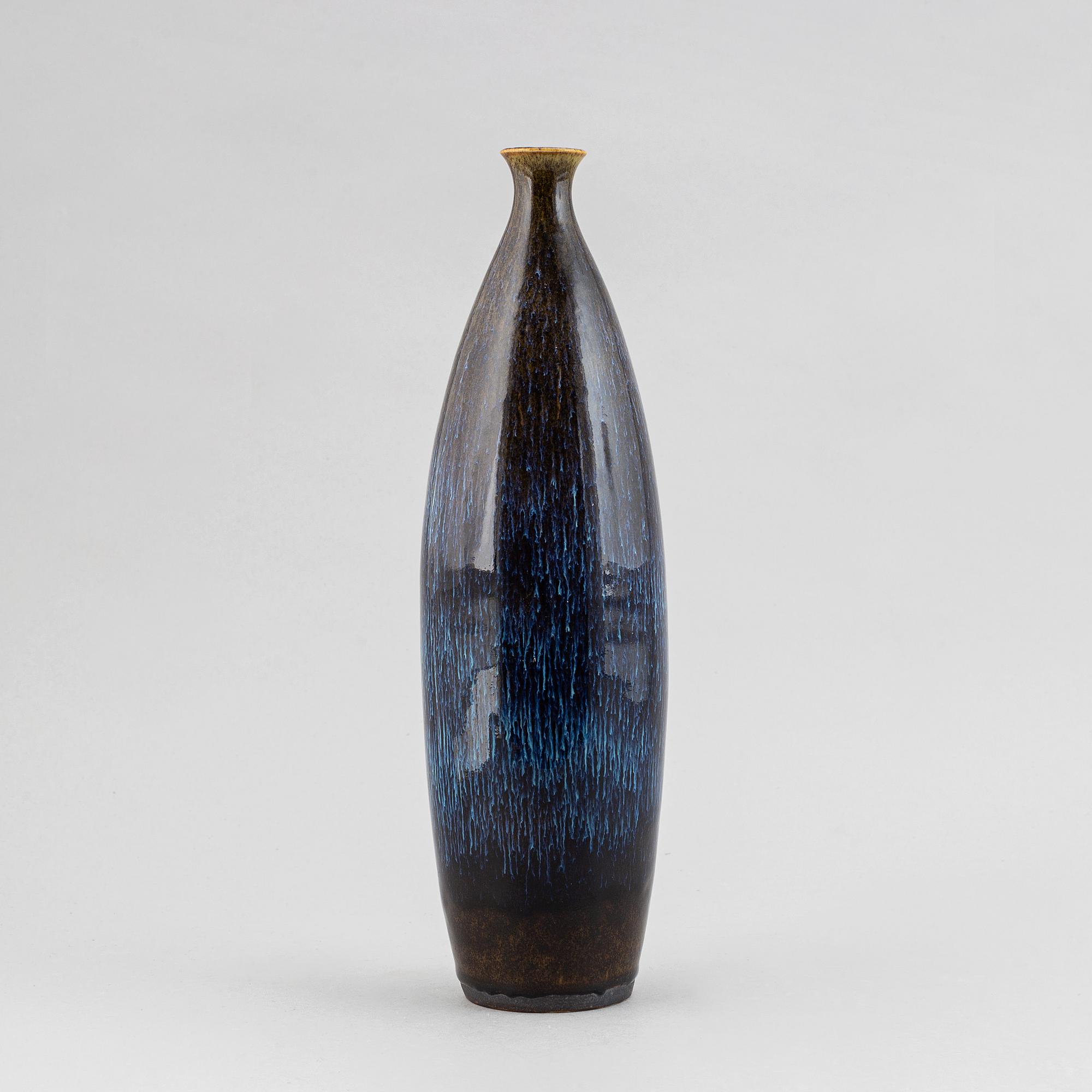 A unique stoneware vase by Carl-Harry Stålhane, Rörstrand.