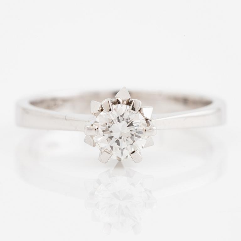 Ring, 18K white gold set with a brilliant-cut diamond, 0.46 ct according to engraving.