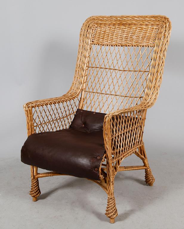 KORGFÅTÖLJ, 1900-talets första hälft.