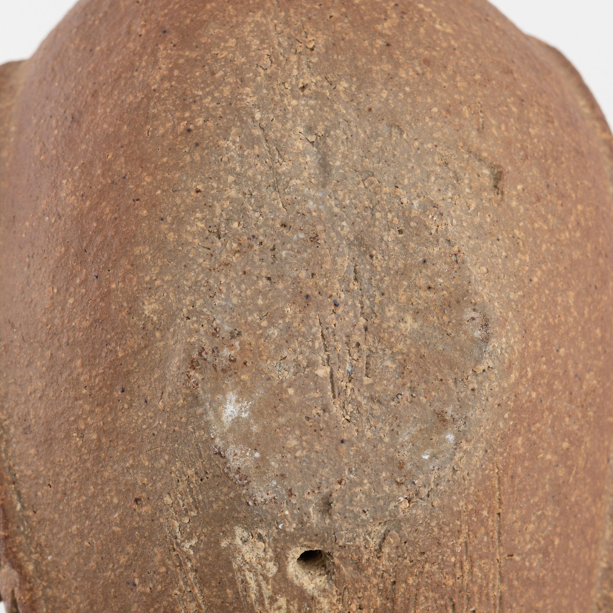 Tyra Lundgren, a stoneware sculpture of a pigeon.