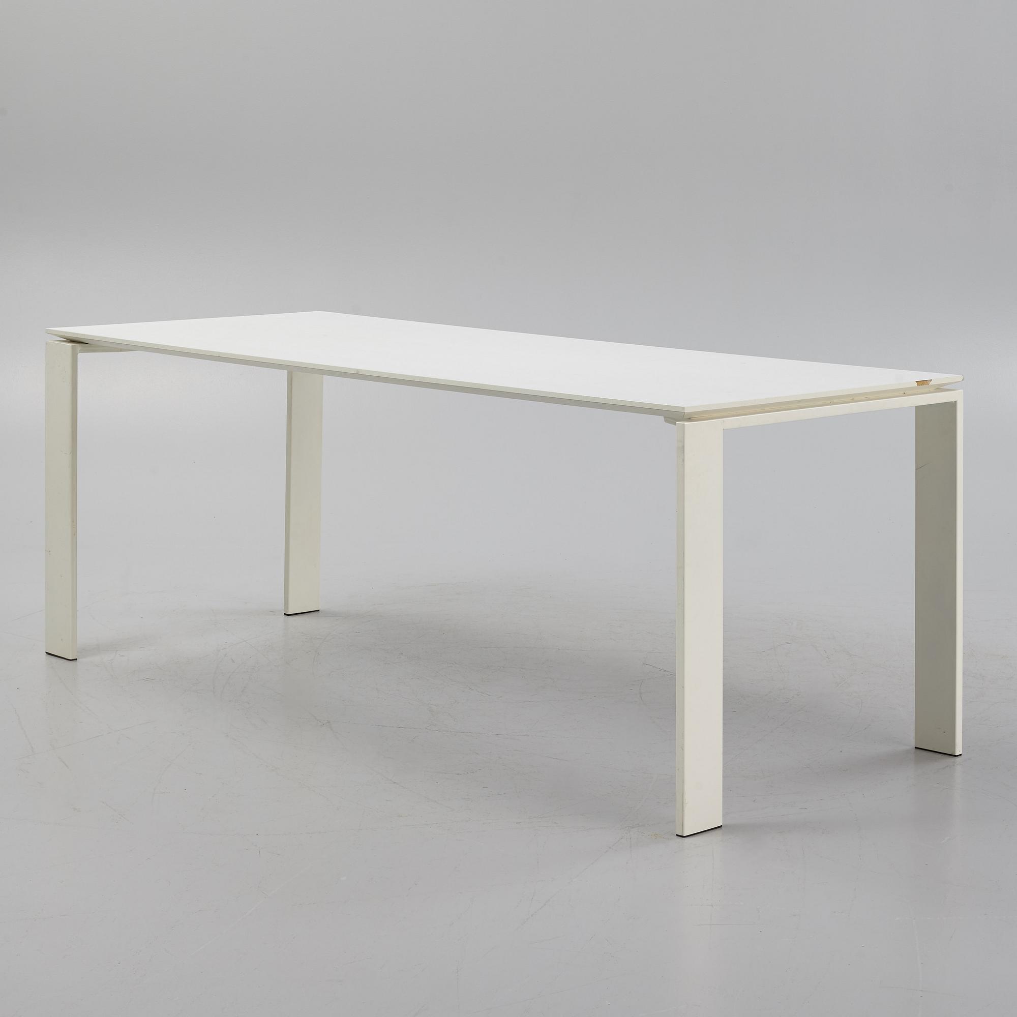 Ferruccio Laviani, matbord, "Four", Kartell, Italien.