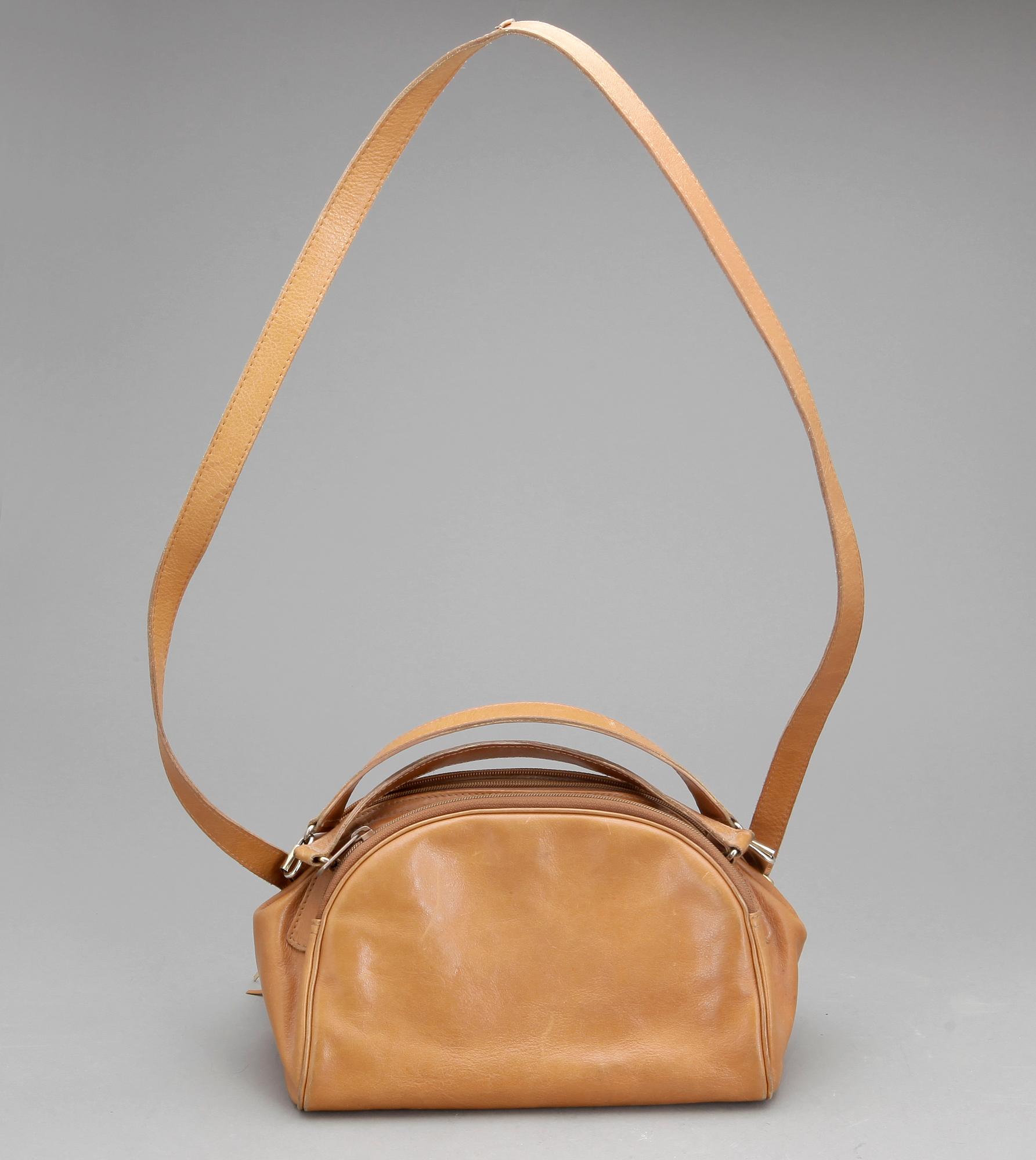VÄSKA, Pierre Cardin, 1900-talets tredje kvartal.