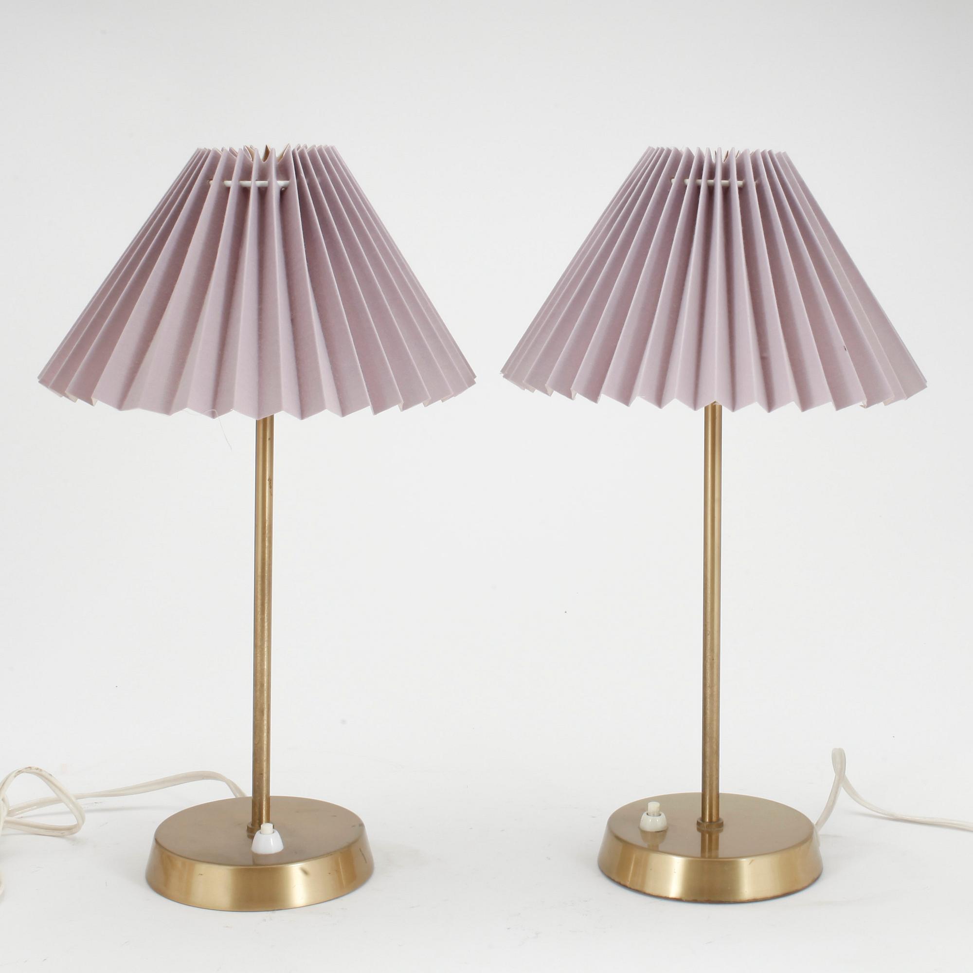 BORDSLAMPOR, ett par, Bergbom, 1900-talets andra hälft.