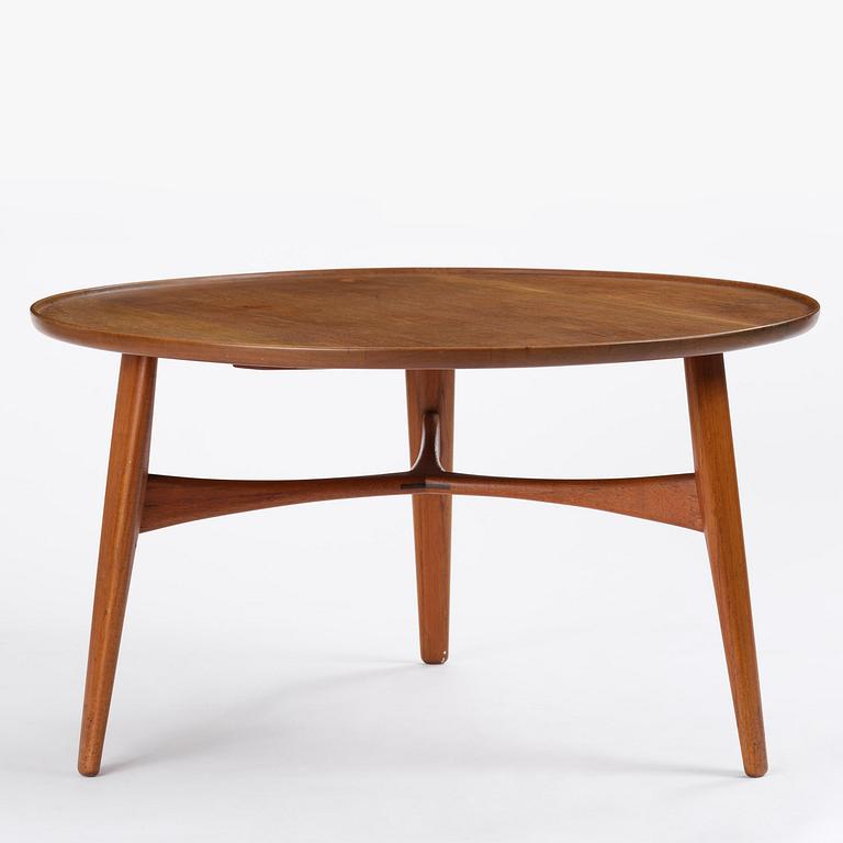 Ejner Larsen & Aksel Bender Madsen, a circular teak table model "1804", cabinetmaker Willy Beck, Copenhagen, 1950s.