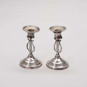 LJUSSTAKAR, ett par, silver, Jafet Knuuttinen (1857-1898), Kuopio 1860. Vikt 162,8 g.