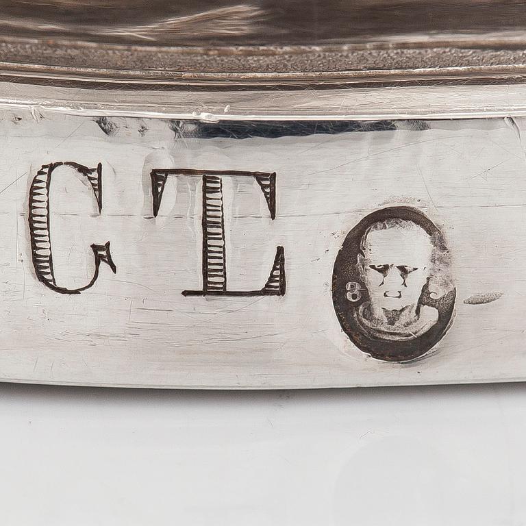 Nattvardskalk med paten, silver, Paris 1798-1809 och Frankrike 1800-tal. I schatull.