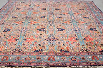 Matto, a semi-antique Yazd probably, ca 409-420 x 325,5-333,5 cm.