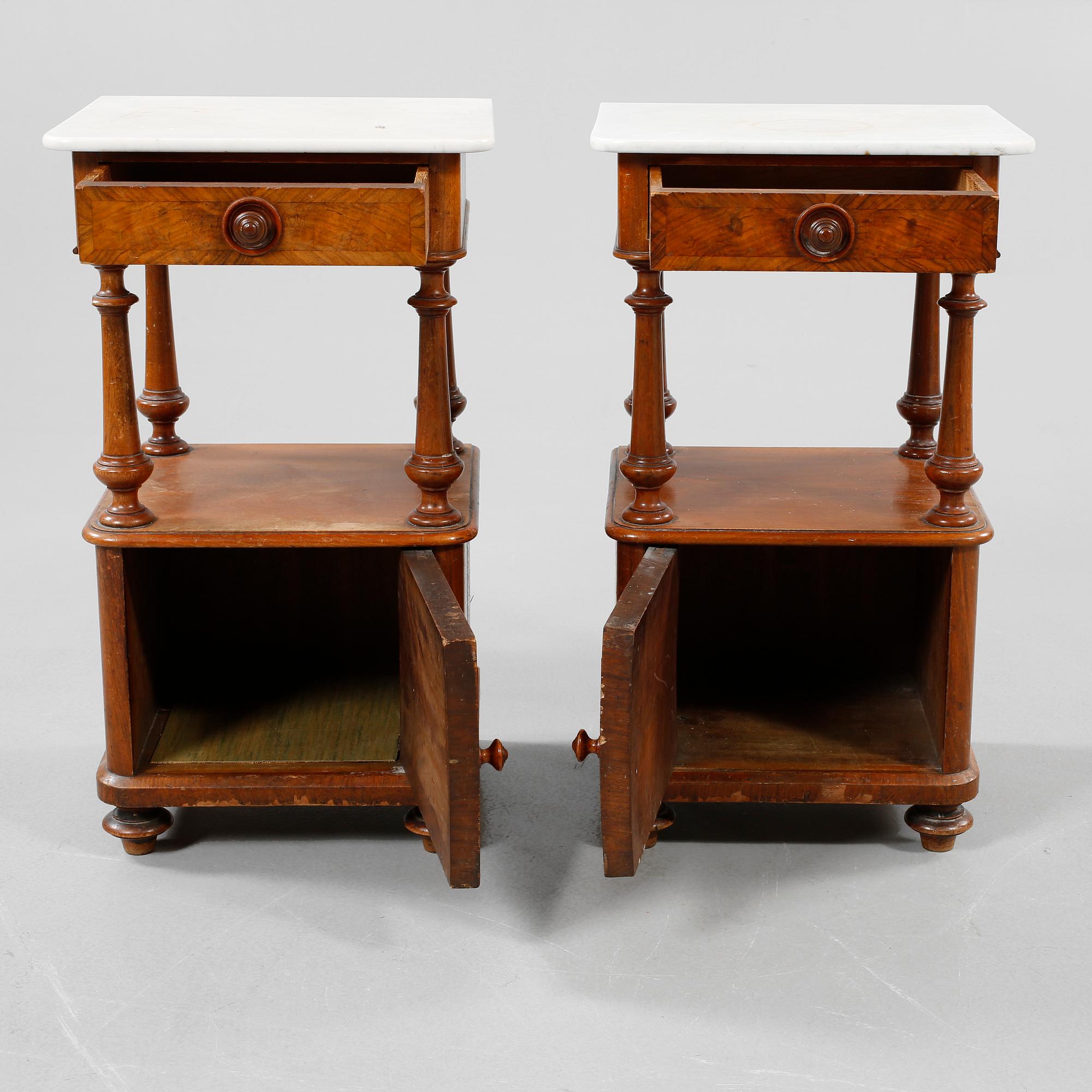 POTTSKÅP, ett par, nyrenässans, 1800-talets andra hälft.