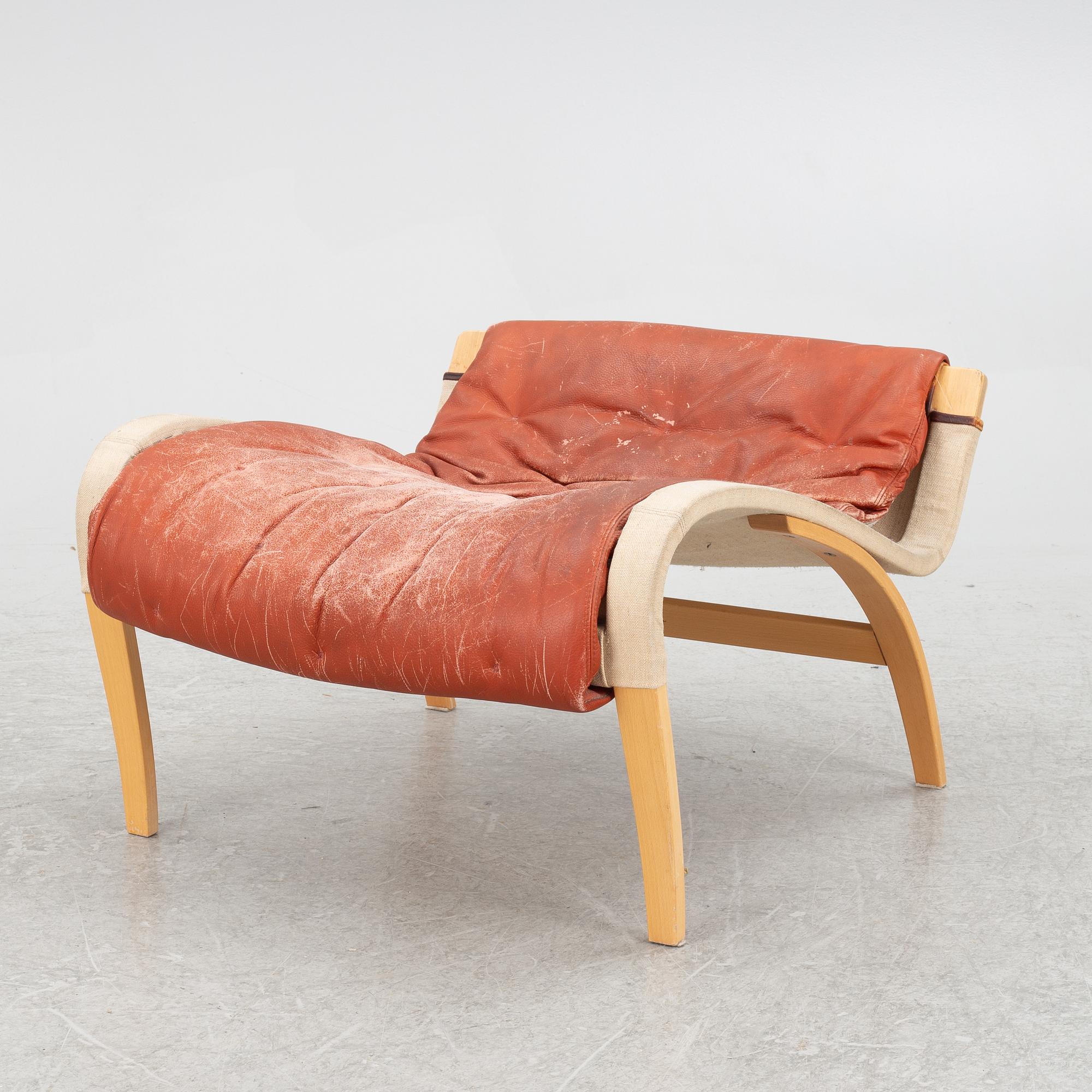 Bruno Mathsson, fåtölj med fotpall, "Pernilla", Dux.