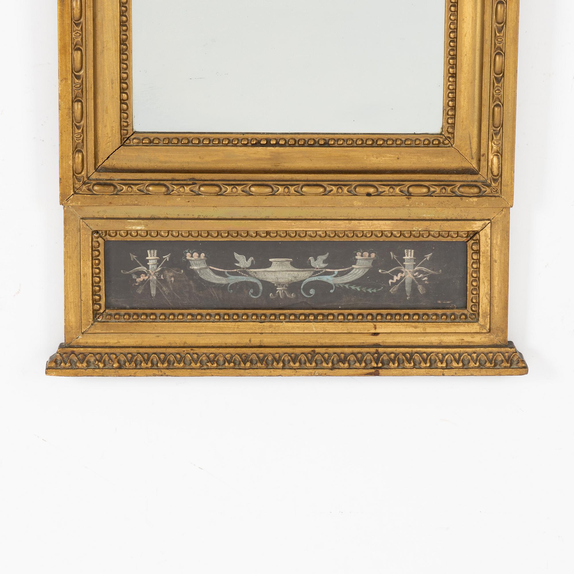 A late Gustavian mirror, around the year 1800.