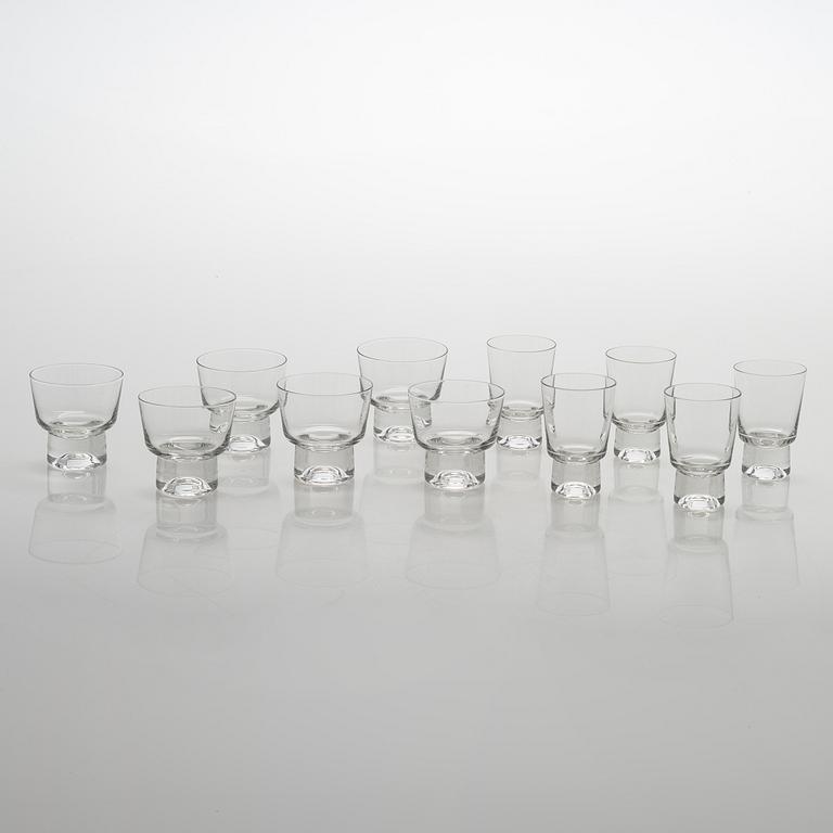 Tapio Wirkkala, A 47-piece glassware set "Future". Iittala, late 20th century.
