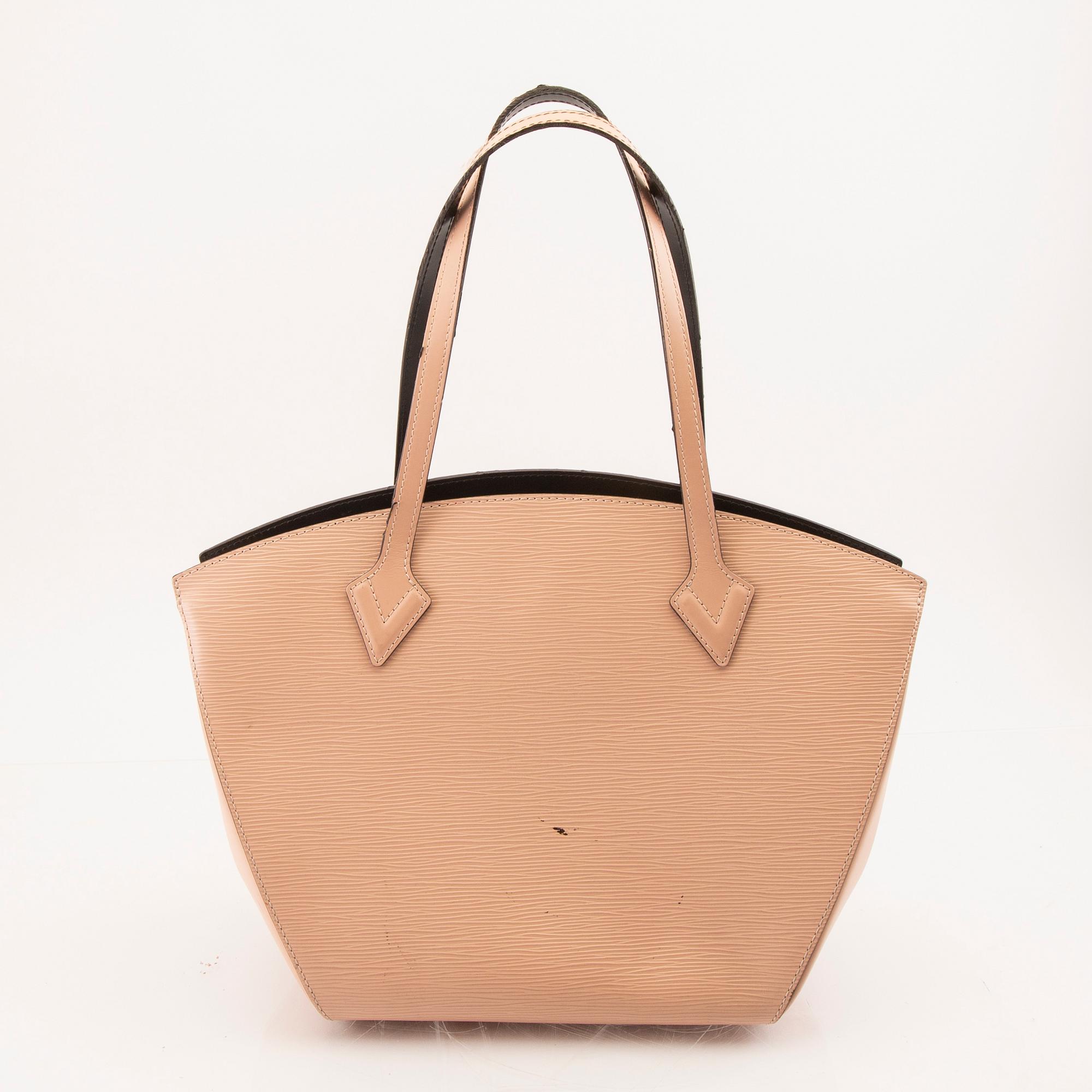 Louis Vuitton,