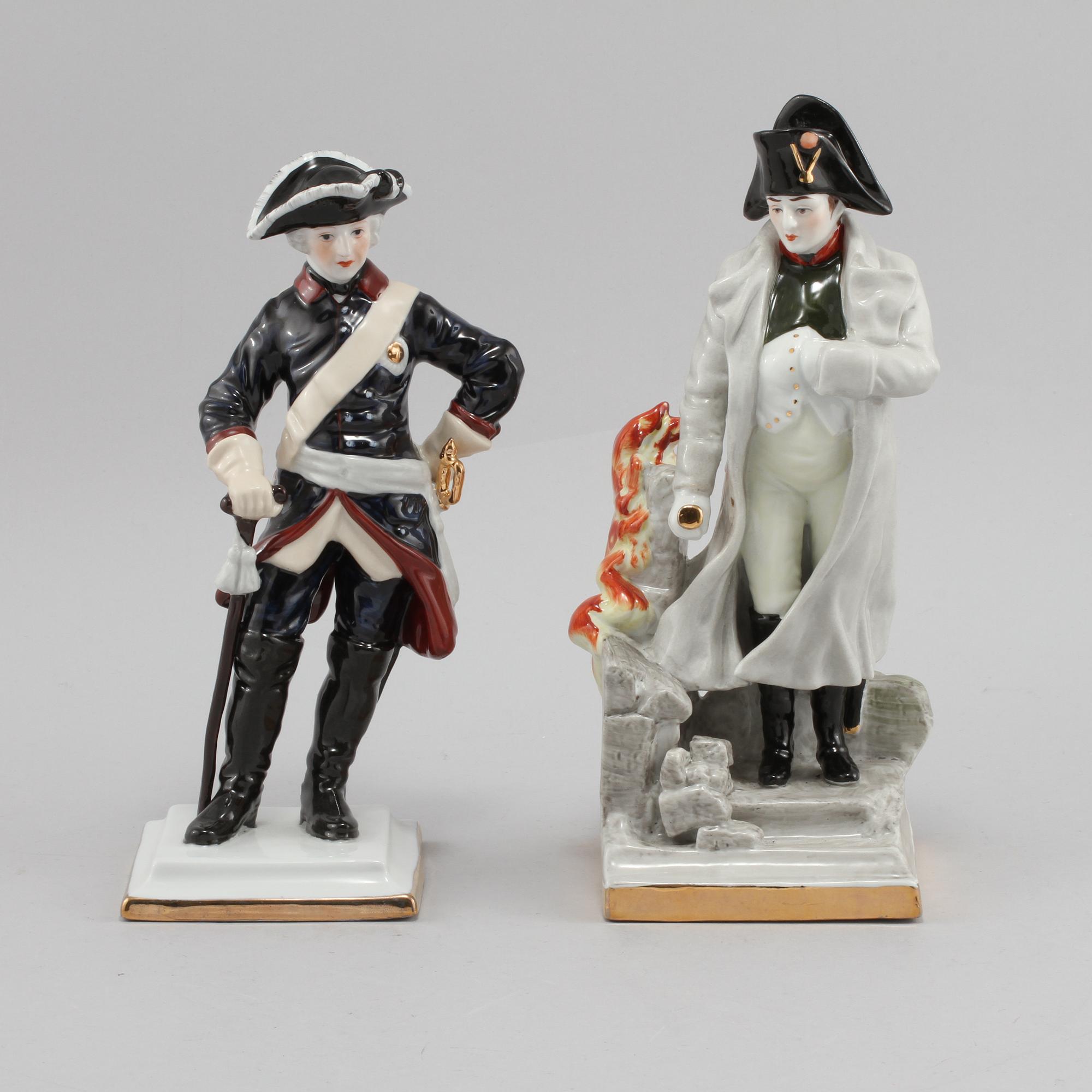 FIGURINER, 2 st, porslin, 1900-talets andra hälft.