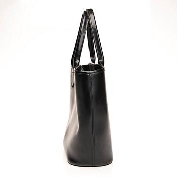LAUKKU, Longchamp.