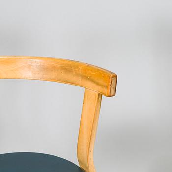 Alvar Aalto, tuoleja, 4 kpl, malli 68, Artek 1970-luku.