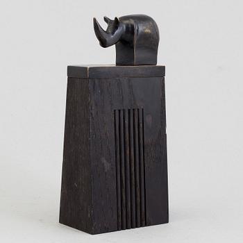 GUNNAR CYRÉN, a bronze sculpture signed at numbered 38/48 cm.