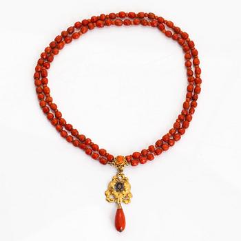 Necklace, 18K gold and coral. Probably around the turn of the century 1900.