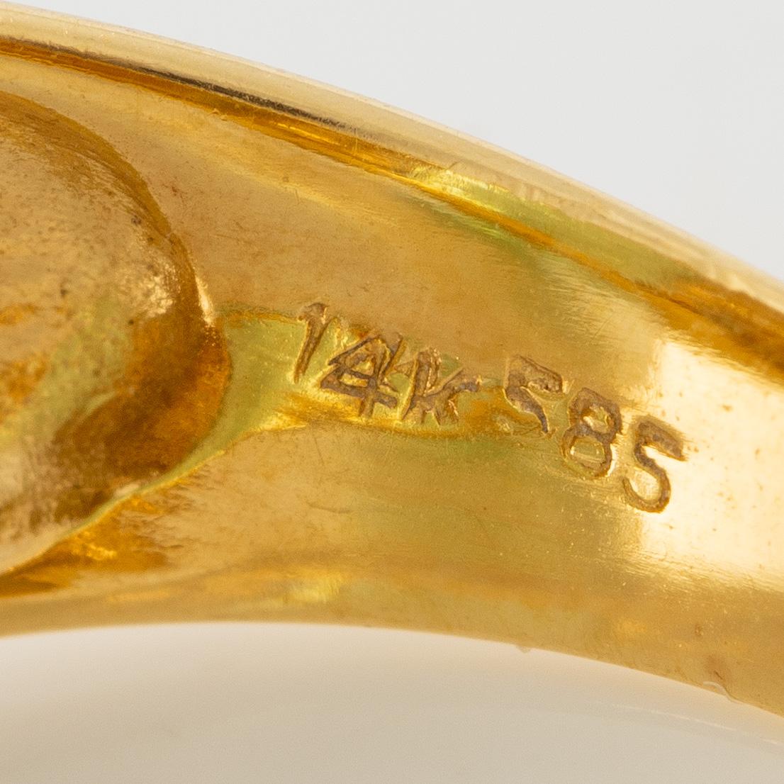 Ring, cocktail ring, 14K gold with green beryl and brilliant-cut diamonds.