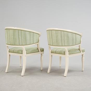 KARMSTOLAR, 2 st, så kallade baljfåtöljer, sengustaviansk stil, 1900-talets första hälft.