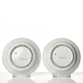 A pair of blue and white dishes, Ming dynasty, Wanli (1572-1620).