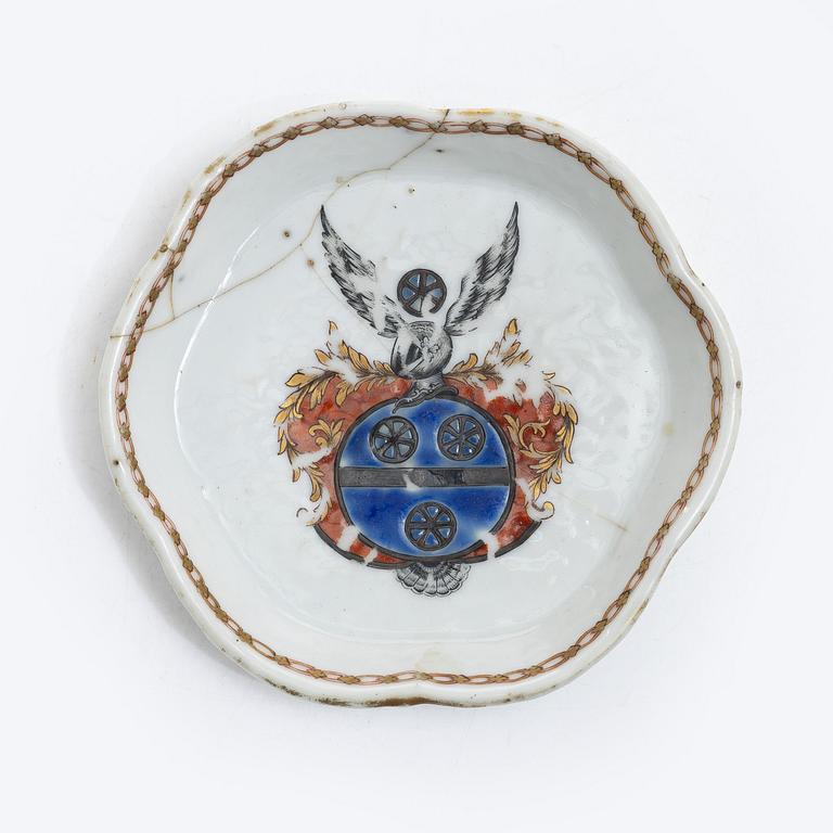 A jug, a ladle dish and a cup, all with the noble family Du Rées coat of arms, Qing dynasty, Qianlong (1736-95).