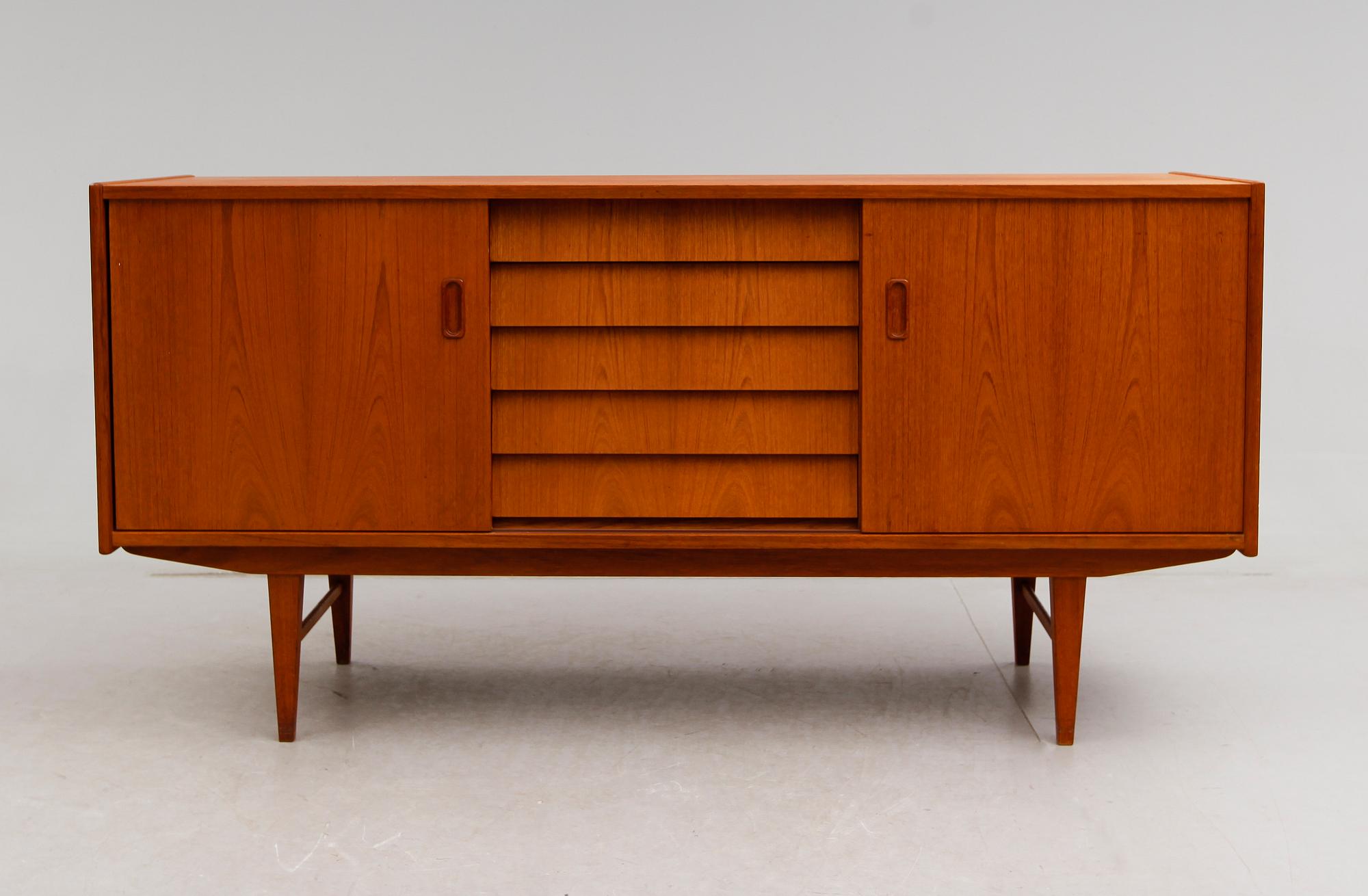 SIDEBOARD, 1900-talets andra hälft.