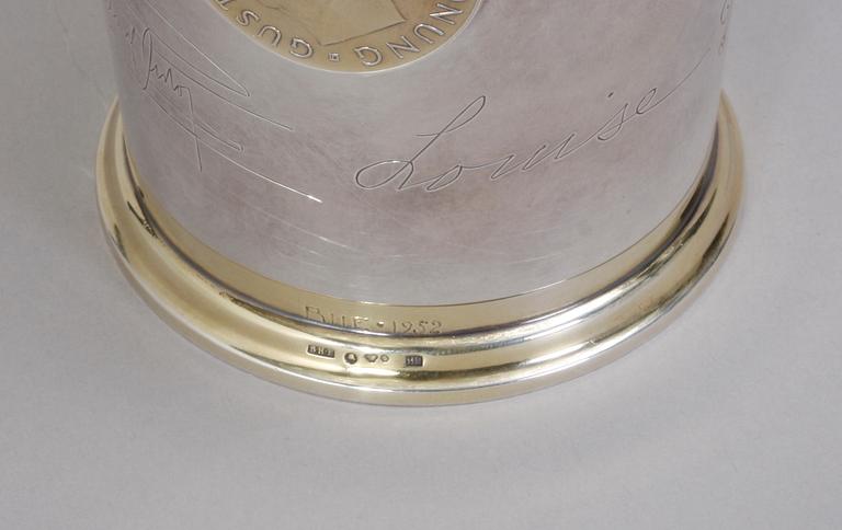MINNESBÄGARE, silver, Stockholm 1952.