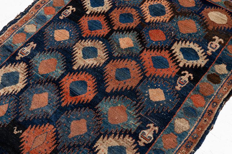 Matta, orientalisk, antik, ca 195 x 130 cm.