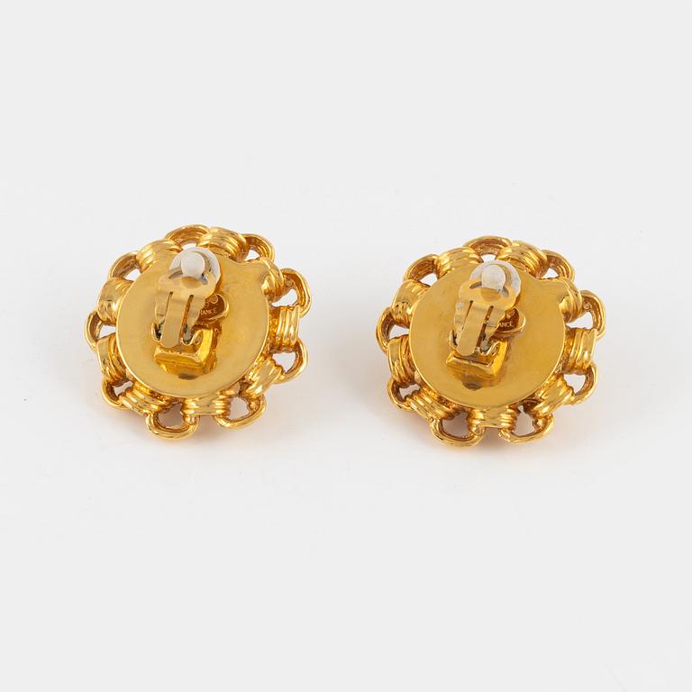 Chanel, earrings, a pair from 1990.