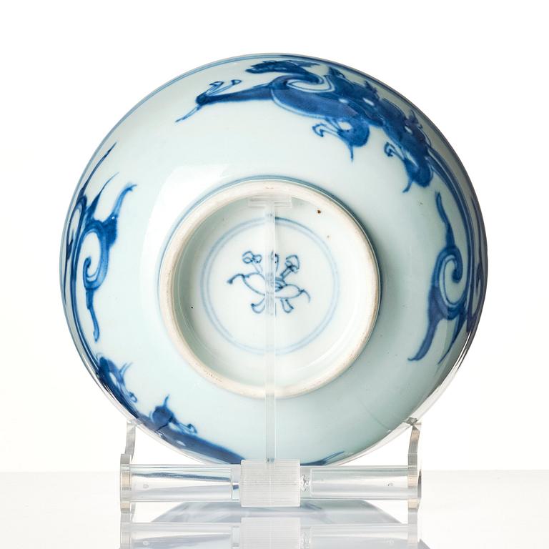 A blue and white bowl, Qing dynasty, Kangxi (1662-1722).