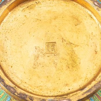 A Chinese cloisonne vase, 20th century.