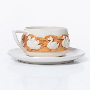 Tea service, 9 pieces, Bordallo Pinheiro Caldas Da Rainha, Portugal, late 20th century.