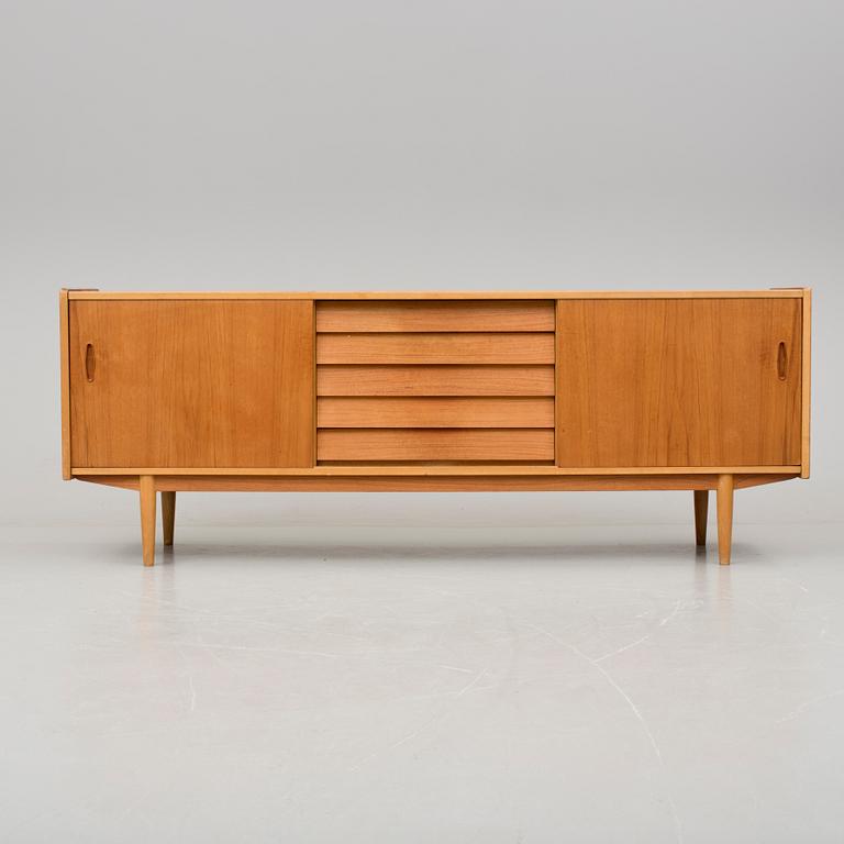 SIDEBOARD, "Trio", Nils Jonsson, Troeds, 1900-talets andra hälft.