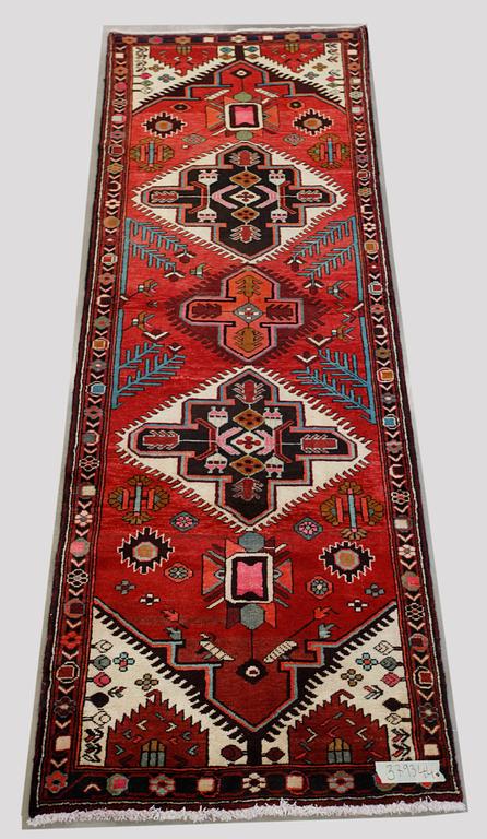 MATTA, Baktiari. 308 x 112 cm.