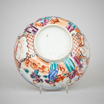 SKÅL, porslin. Kina Qianlong, mandarin 1700-tal.