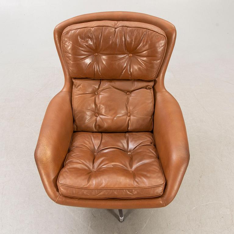 Alf Svensson, a "Form 7" leather easy chair.