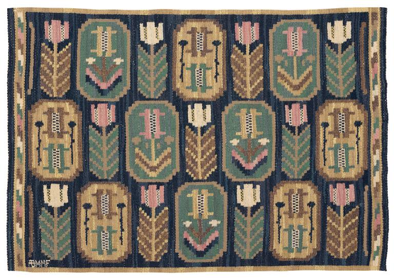 TEXTILE. "Medaljongerna". Flat weave (rölakan). 59 x 88,5 cm. Signed AB MMF.