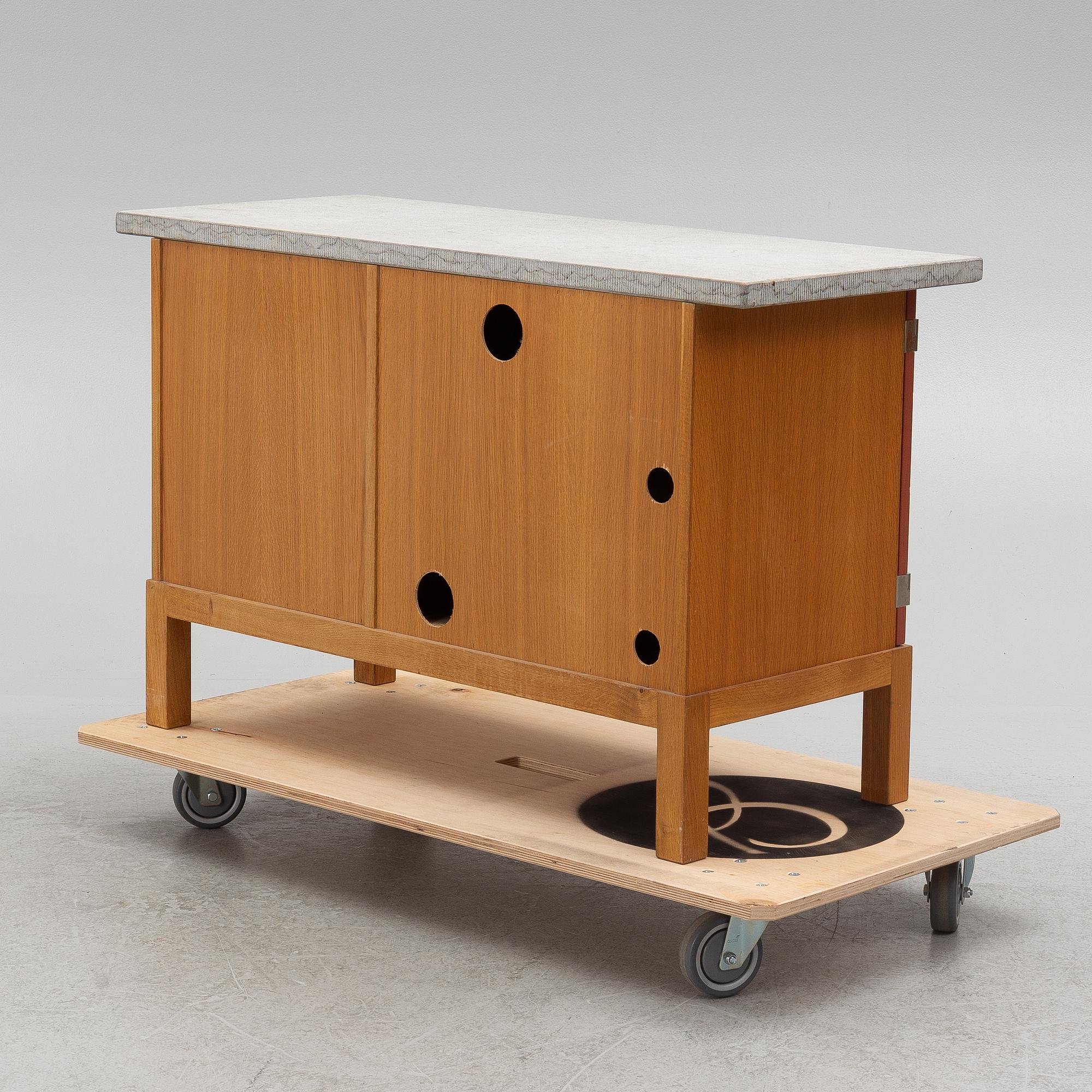 Kerstin Olby, a sideboard, Trätina.