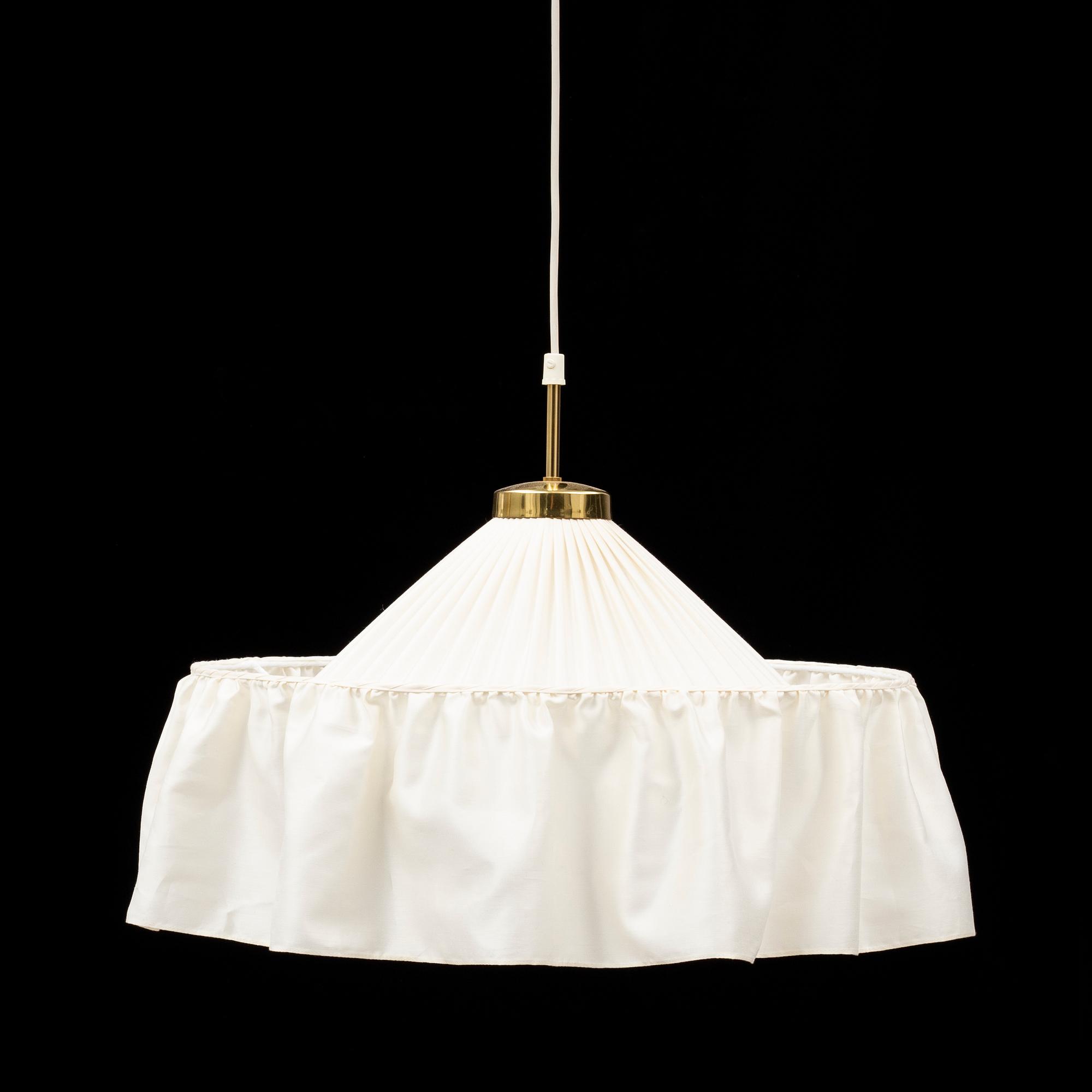 JOSEF FRANK, taklampa, modell 2560, Firma Svenskt Tenn.