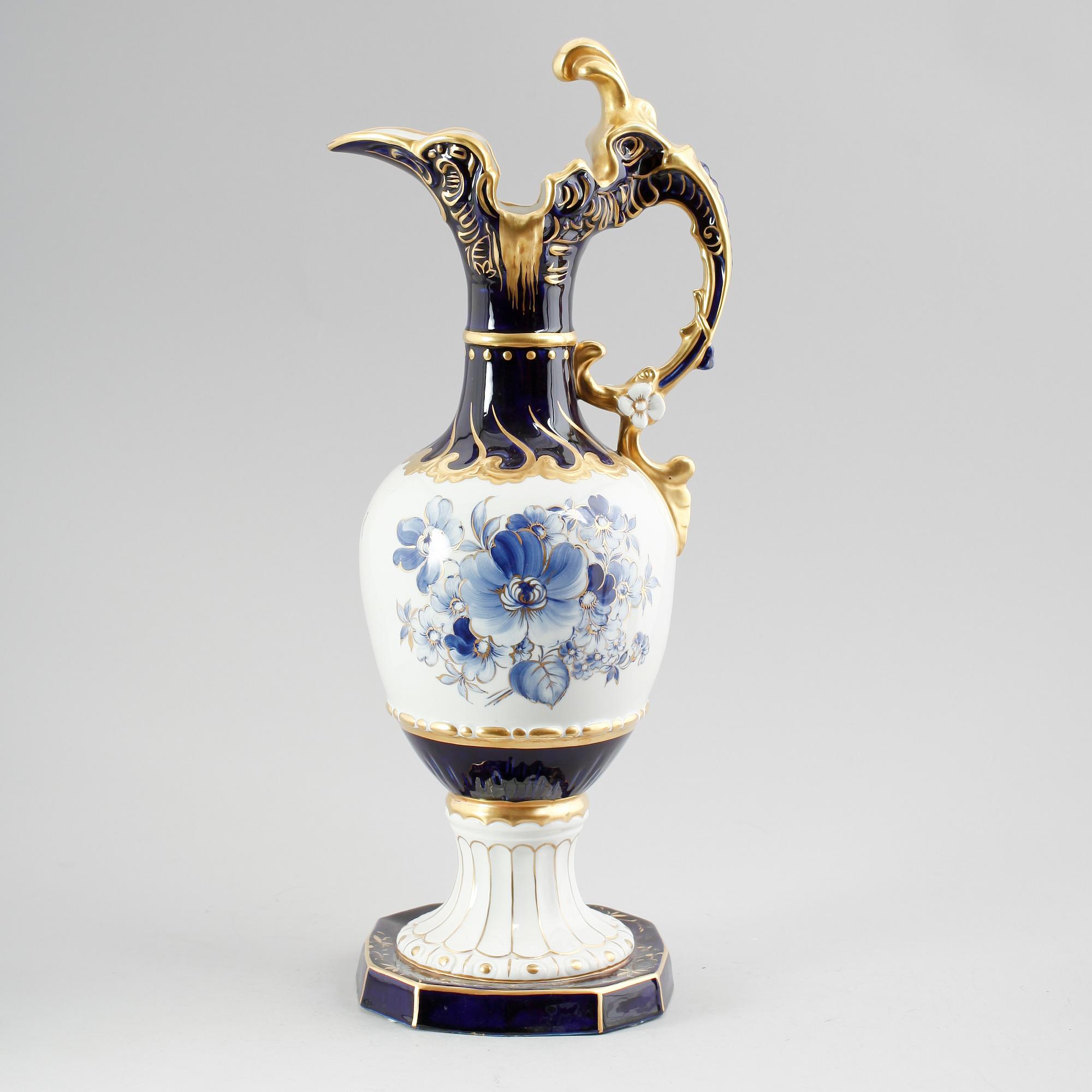 PRAKTKANNA, porslin, Royal Dux, 1900-talets mitt.