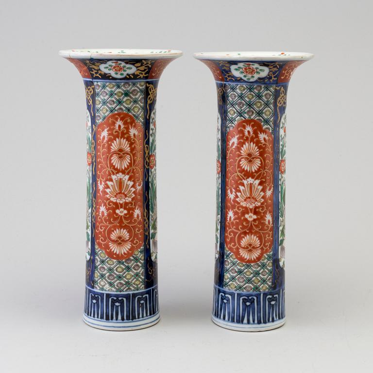 VASER, ett par, porslin, Kina, 1800-tal.