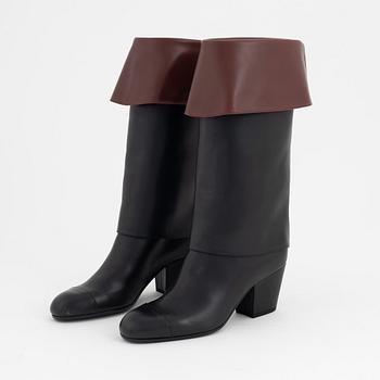 Chanel, a pair of leather boots, Fall/Winter 2020, size 37 1/2.