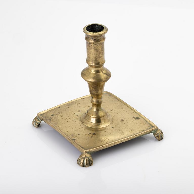 Ljusstake, mässing, barock, omkring år 1700.