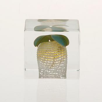 ÅRSKUB, glas, numerad 345/2000, signerad Oiva Toikka  Nuutajärvi 1986.