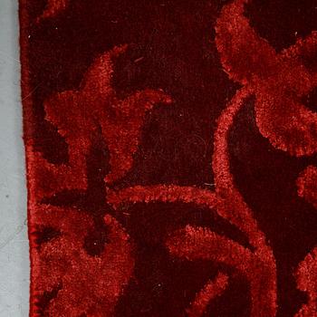 A carpet, India, wool  and  bambo  silk, ca 300 x 200 cm.