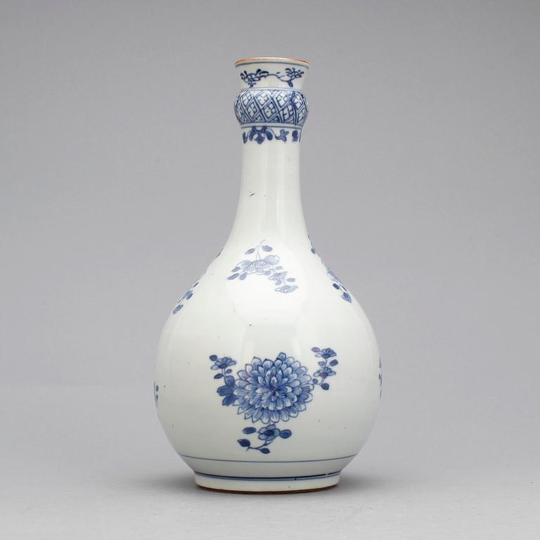VAS, porslin, Kina, Qing dynastin, Qianlong (1735-96).