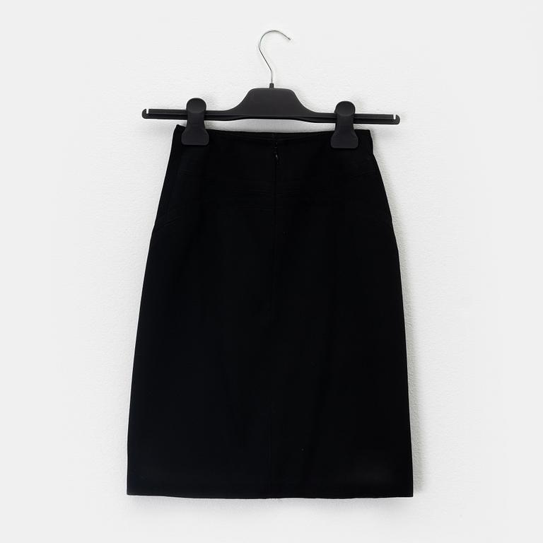 Alaïa, a black cotton skirt, size 36.