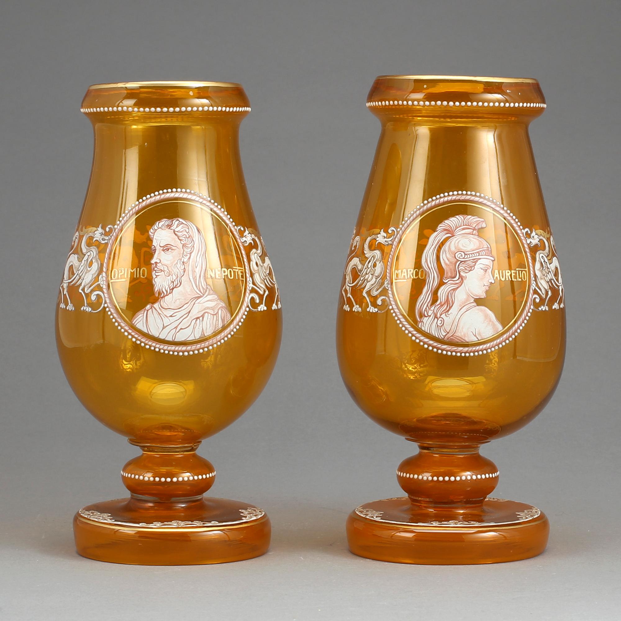 VASER, ett par, glas, sent 1800-tal.